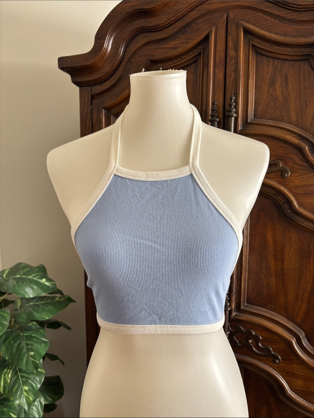 Garage ribbed halter neck crop top